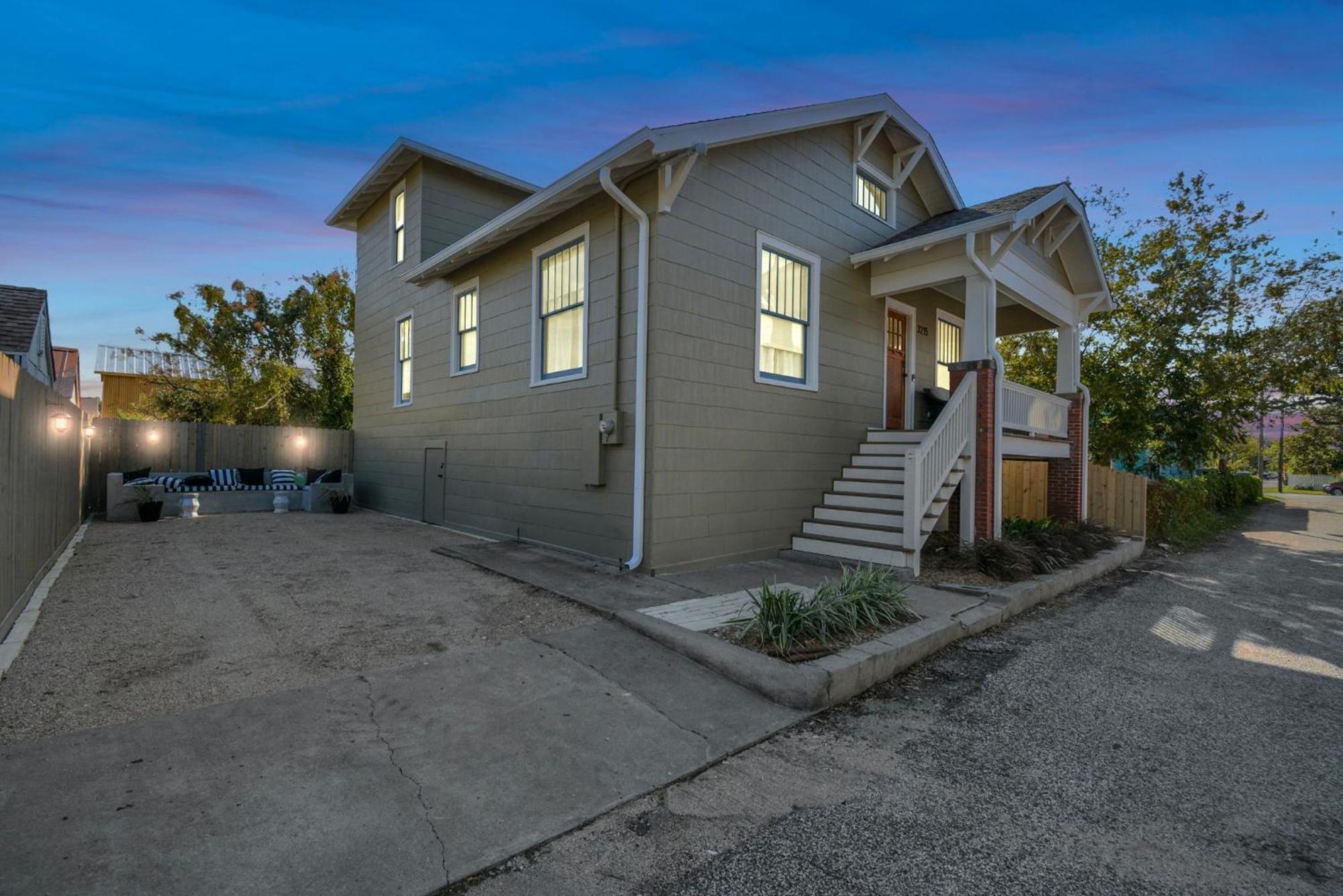 Coastal Craftsman- Walk To Beach & Pleasure Pier- As Seen On 'Restoring Galveston' Exterior foto